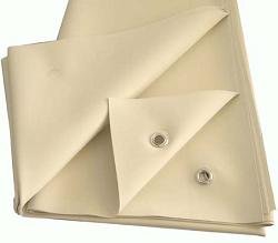 TELO IMPERMEABILE IN PURA GOMMA CON 4 OCCHIELLI DI METALLO AGLI ANGOLI. DIMENSIONI 90X140CM