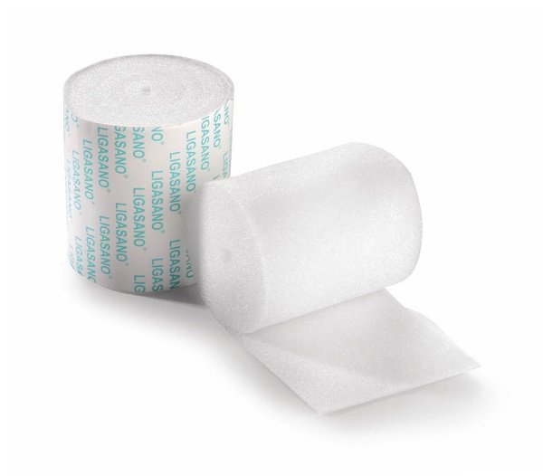 MEDICAZIONE ASSORBENTE IN POLIURETANO ESPANSO LIGASANO STRUTTURA A NIDO D%27APE NON STERILE 300X10X0,3CM 2 PEZZI
